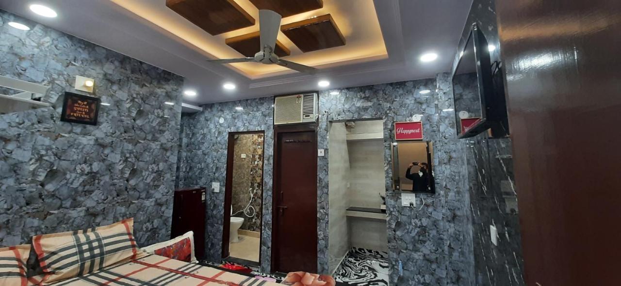 Aggarwal Luxury Room With Private Kitchen Washroom And Balcony Along With Fridge, Ac, Android Tv, Wifi In Main Lajpat Nagar 新德里 外观 照片